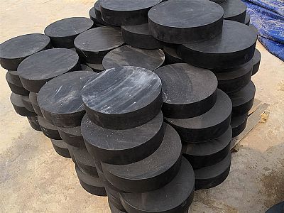 措美县板式橡胶支座由若干层橡胶片与薄钢板经加压硫化